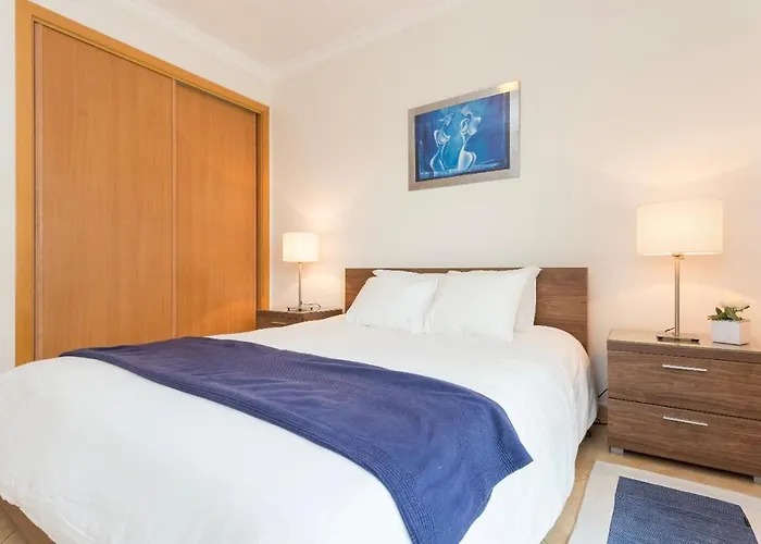 Casa Azul, Fast Wi-Fi, Airco, Pool & Bbq Near The Beach Praia Da Rocha