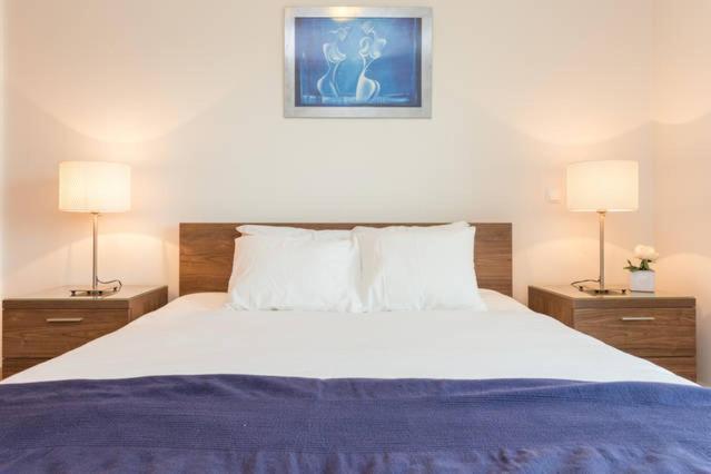 Casa Azul, Fast Wi-fi, Airco, Pool & Bbq Near The Da Rocha * Portimao