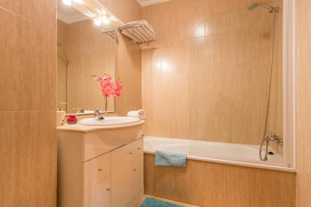 Apartment Casa Azul, Fast Wi-fi, Airco, Pool & Bbq Near The Da Rocha *